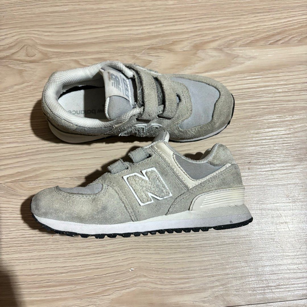 New Balance 574 kids (Category: Babies & Kids Fashion) located in Cavite. Submitted by yang233 (Listing ID 1316349304, Image 2). Description: Authentic new balance no box naitapon na US 13 UK 12.5 EU 31 18.5 cm need lang linisan.