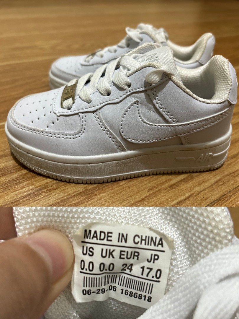 white nike shoes kids