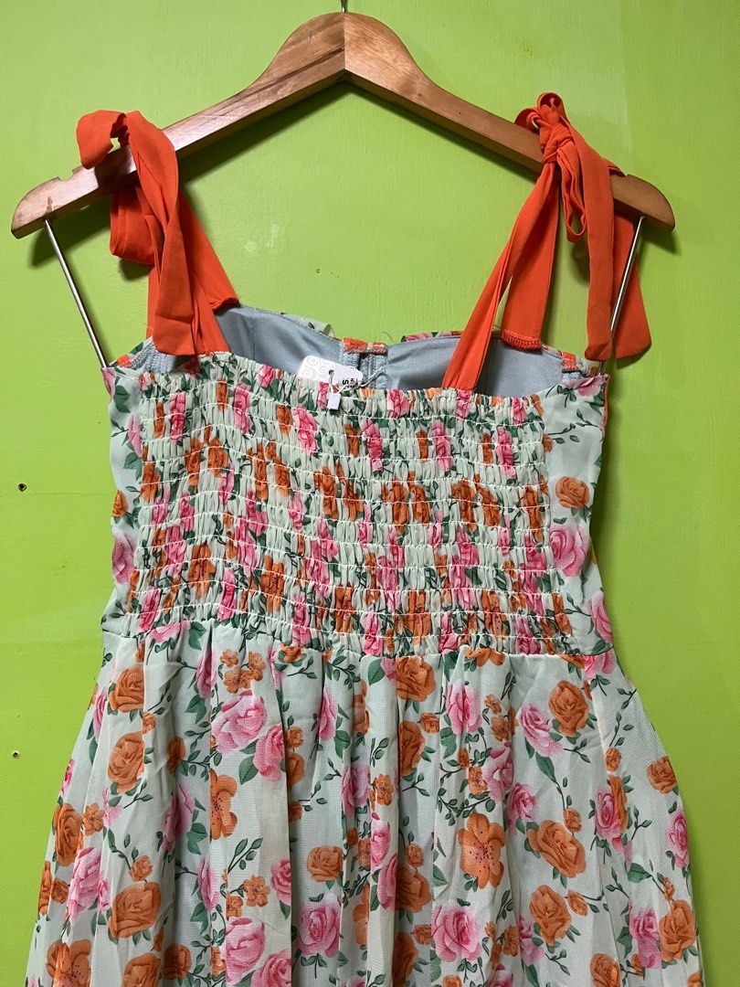 Padded Dress (Category: Dresses) located in Carmona. Submitted by boldbear.e4b354 (Listing ID 1316388635, Image 3). Description: Self tie padded dress smocked back Can fit up to large .