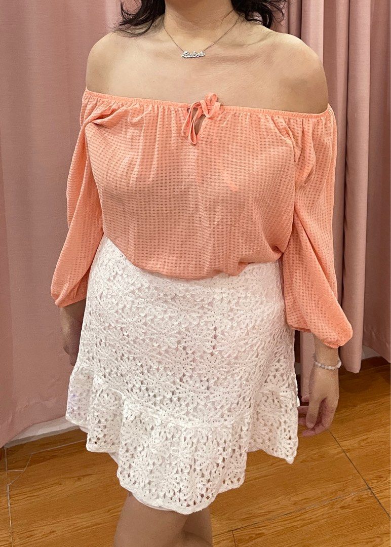 PLUS SIZE Alyx Orange Pink top in 1X (Category: Blouses) located in Davao. Submitted by fallenkatoodle (Listing ID 1316349016, Image 2). Description: Can be worn two ways ‼️‼️The nearest LBC is far from where Im from so minimum of at least 2 clothing items 🫶🏻 Hope youll understand po 🥺🩷.