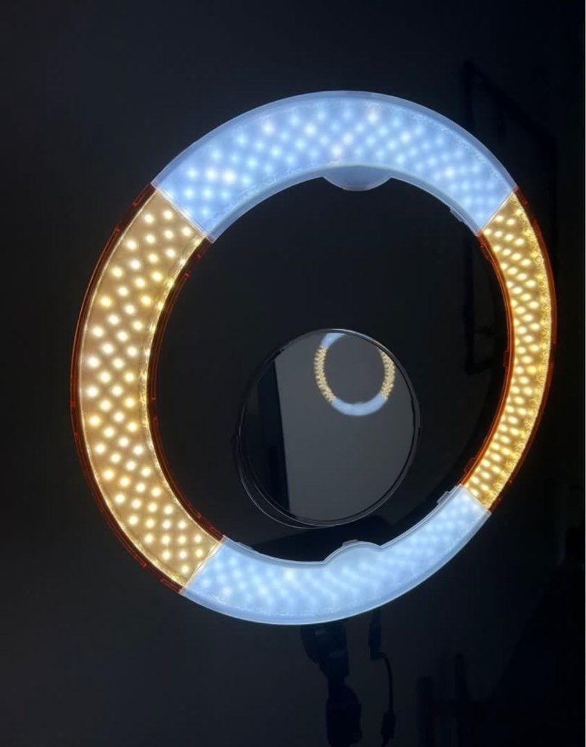 Ring light (Category: Makeup) located in Tagaytay City. Submitted by bohodreamer (Listing ID 1316359124, Image 2). Description: Ring light + accessories selling ring light, mirror, light stand, extra charger, and batteries..