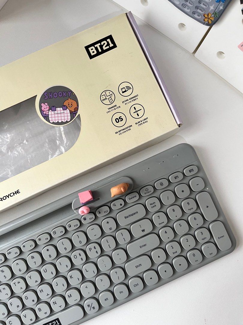 Shooky BT21 Keyboard (Category: Computer Keyboard) located in Manila. Submitted by closetrkives (Listing ID 1316302553, Image 1). Description: .