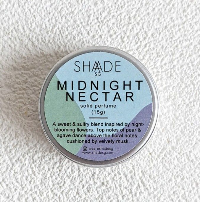 Solid Perfume Midnight Nectar (Category: Fragrance & Deodorants) located in Singapore. Submitted by enitlavo (Listing ID 1316273591, Image 1). Description: 15g solid perfume Received as gift but scent doesn't suit me. Scent notes: A sweet & sultry blend inspired by night-blooming flowers. Top notes of pear & agave dance above the floral notes, cushioned by velvety musk. Directions: Gently but firmly press your finger to the surface to lift up som