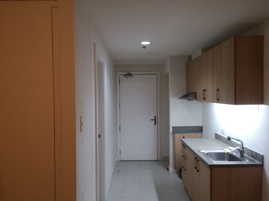 The grove by rockwell studio unit (Category: Apartments & Condos) located in Pasig City. Submitted by elijahcharles (Listing ID 1316435287, Image 2). Description: The Grove by rockwell Studio unit. 32 SQM Clean Title 1 parking slot Water Heater and AC Tenated until Aug 2025.