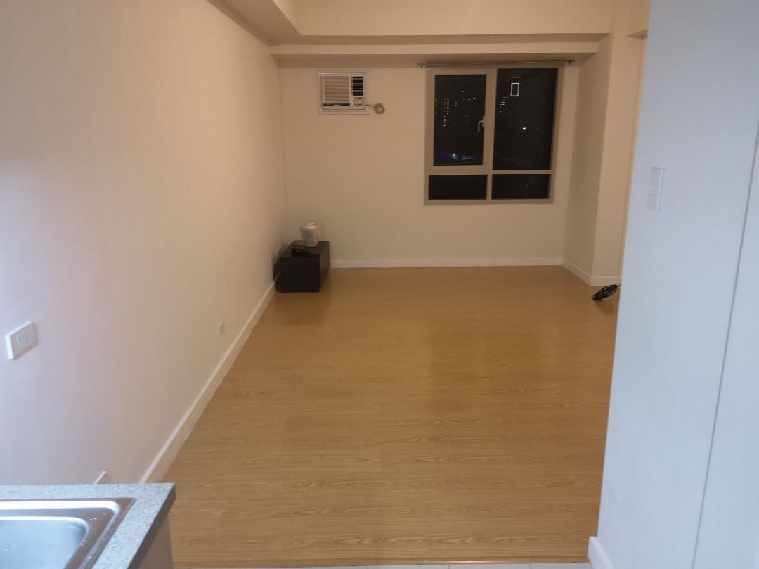The grove by rockwell studio unit (Category: Apartments & Condos) located in Pasig City. Submitted by elijahcharles (Listing ID 1316435287, Image 1). Description: The Grove by rockwell Studio unit. 32 SQM Clean Title 1 parking slot Water Heater and AC Tenated until Aug 2025.