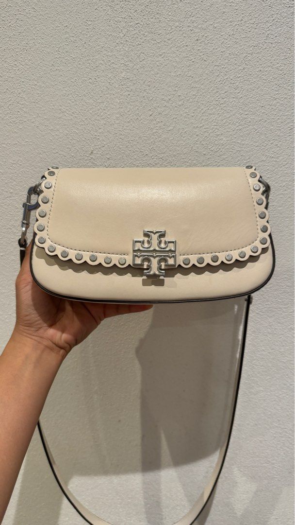 Tory burch White Convertible Crossbody Bag (Category: Shoulder Bags) located in Quezon City. Submitted by brandeditemsforless (Listing ID 1316443995, Image 1). Description: 🖤 Guaranteed original with card 🖤 From NYC 🖤 Open for lay-away 🖤 Ingat and daming nagkalat na fake sa Ph.