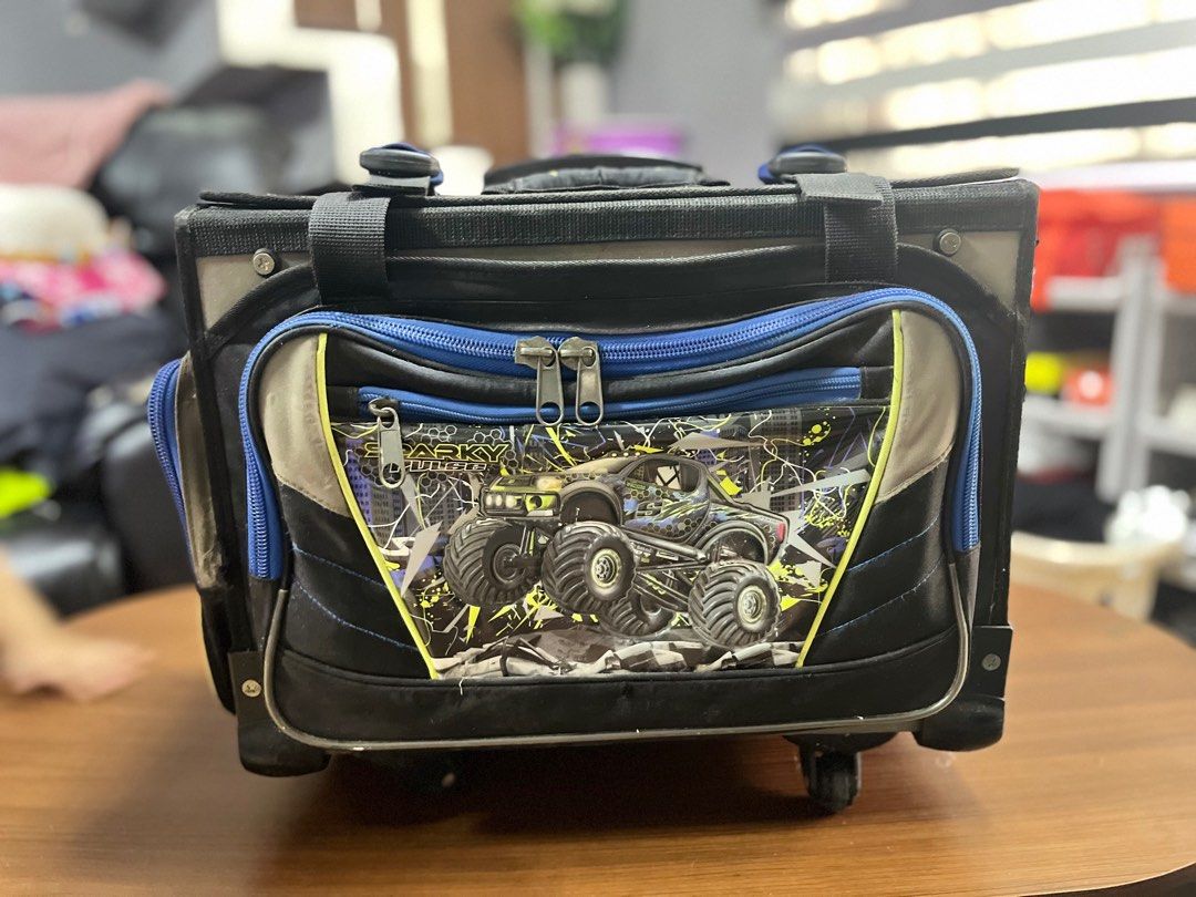 Trolley bag (Category: Luggage) located in Mariveles. Submitted by declutterq123 (Listing ID 1316300661, Image 1). Description: FS: Hawk Trolley Bag. Good condition! Needs cleaning. All zippers,locks, wheels & handle are working. With minimal flaw, see last photos. Location: Imus Cavite Lalamove 500.