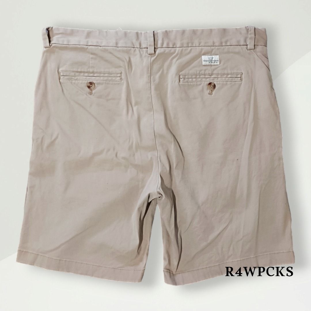 Vineyard vines khaki shorts top
