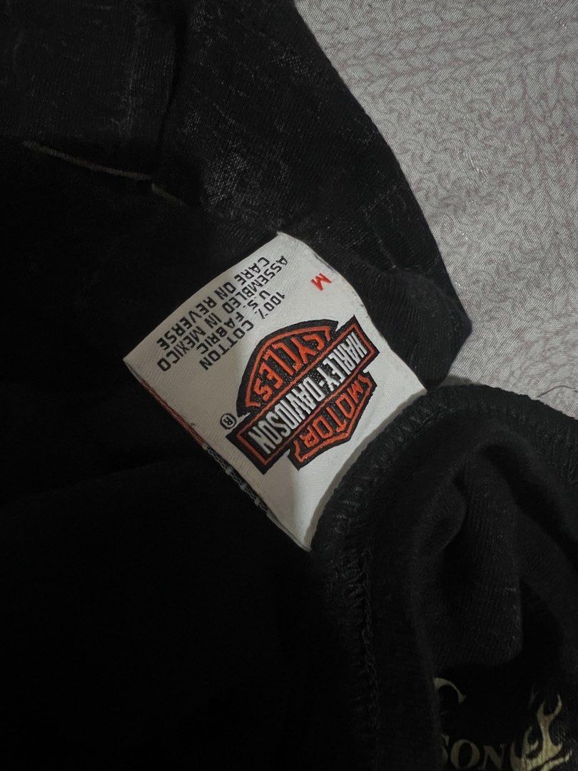 VINTAGE Harley Davidson Tank Top (Category: Sleeveless) located in Quezon City. Submitted by leeeeeangel (Listing ID 1316389460, Image 3). Description: Medium on tag but I think best fit small Condition is still very good, mint actually Would love to keep this but I’m size xxs and doesn’t fit well on me.