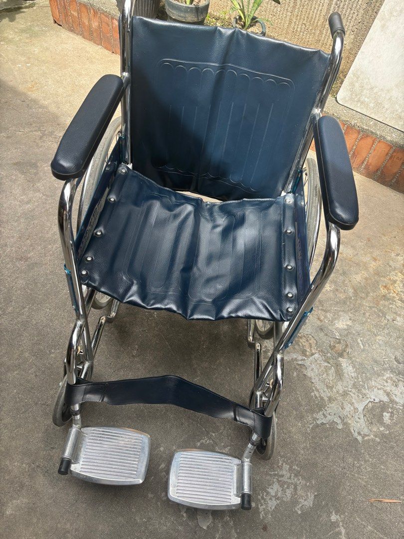 Wheelchair- Standard SURE GUARD (Category: Wheelchairs) located in Taguig. Submitted by plmae (Listing ID 1316380240, Image 2). Description: Standard wheel chair Brand: Sure Guard Decluttering Buyer pays shipping fee from Mandaluyong.