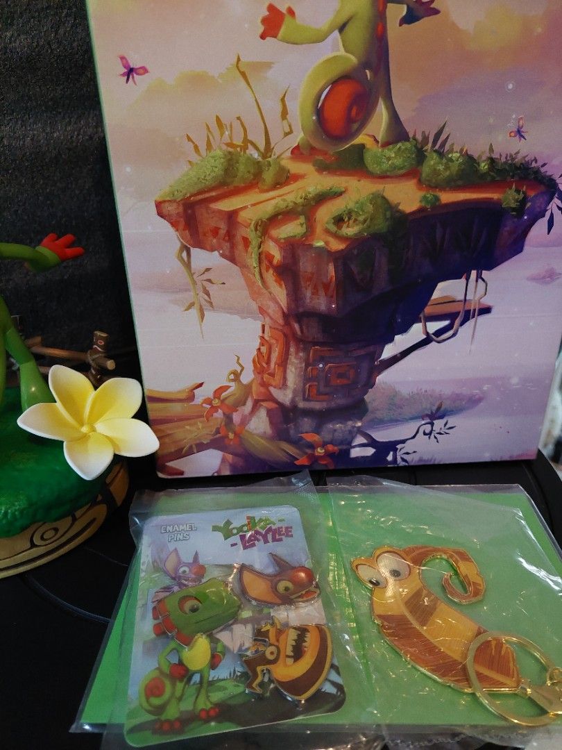 Yooka Laylee PVC statue (Category: Figurines & Statues) located in Makati City. Submitted by rdee333 (Listing ID 1316368387, Image 3). Description: Displayed in glass cab. In perfect condition no issues. Complete with picture cards, pins and keychain. Payment first basis. Delivery via grab or lalamove..