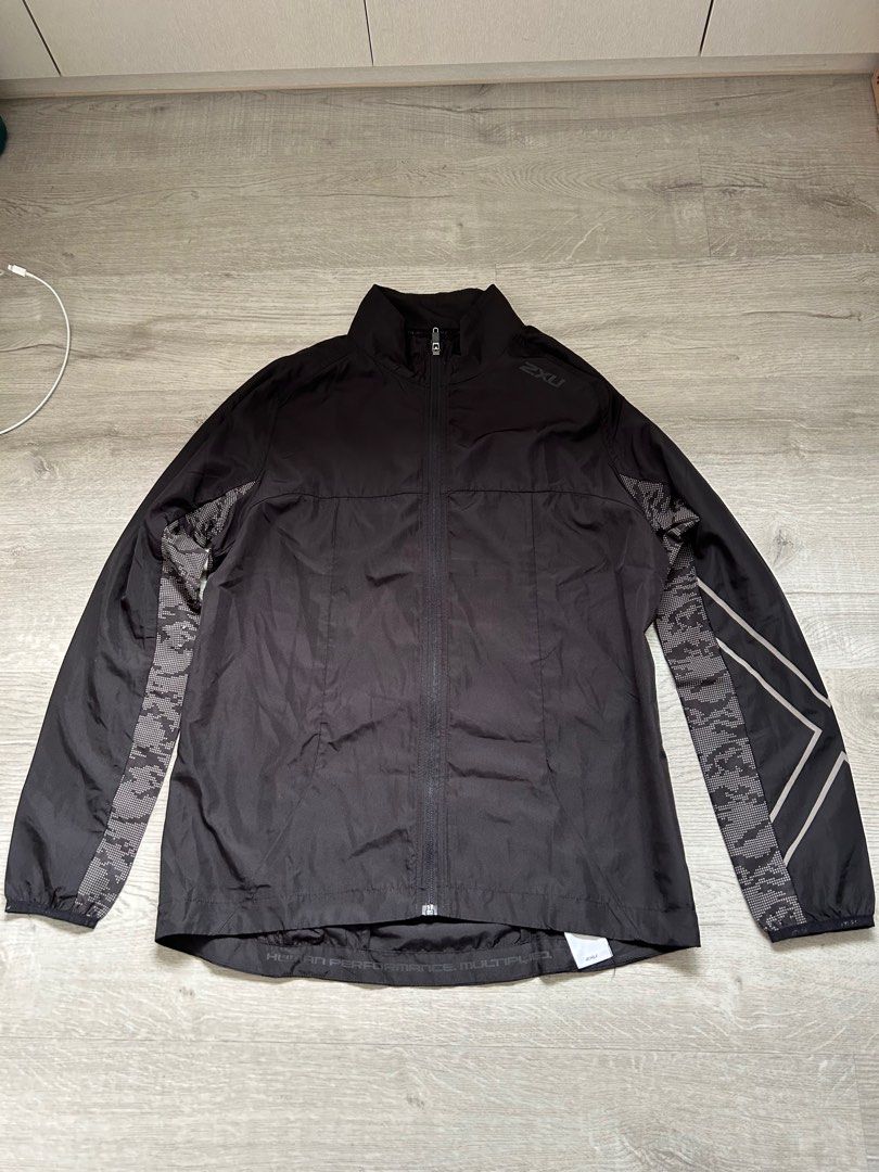 2XU windbreaker Running Jacket X Vent Herren Men s Fashion Activewear on Carousell