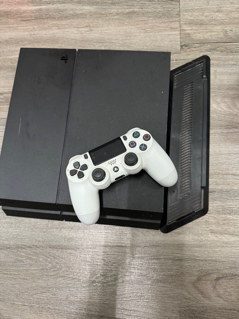 不議價Ps4500gb 一隻手掣8隻game, 電子遊戲, 電子遊戲機, PlayStation 