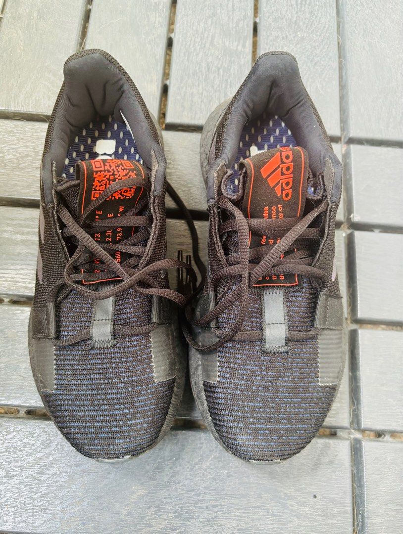 Adidas Boost Sneakers (Category: Babies & Kids Fashion) located in Singapore. Submitted by maxxrebo (Listing ID 1316476560, Image 1). Description: Used 2-3 times . Very comfortable and light shoes .