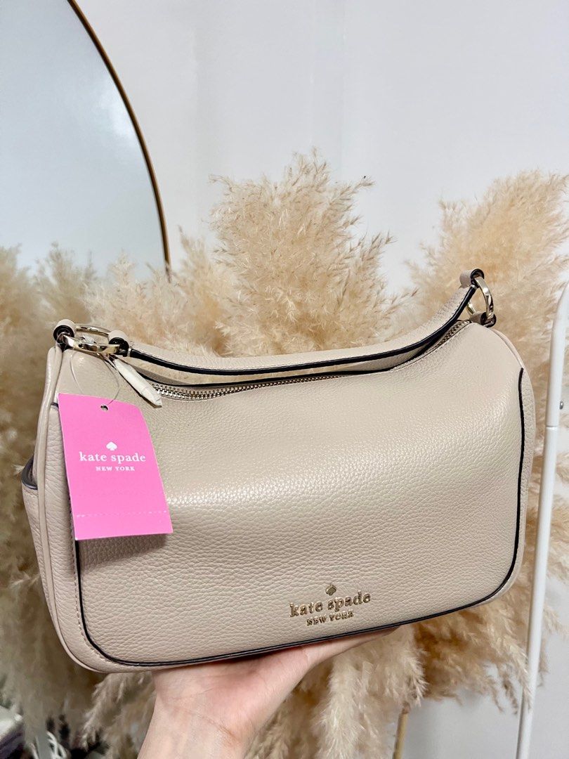 Authentic Kate Spade Smoosh Medium Two Way Bag (Category: Luxury Bags & Wallets) located in Alaminos. Submitted by lovelunabyyassi (Listing ID 1316572402, Image 2). Description: .