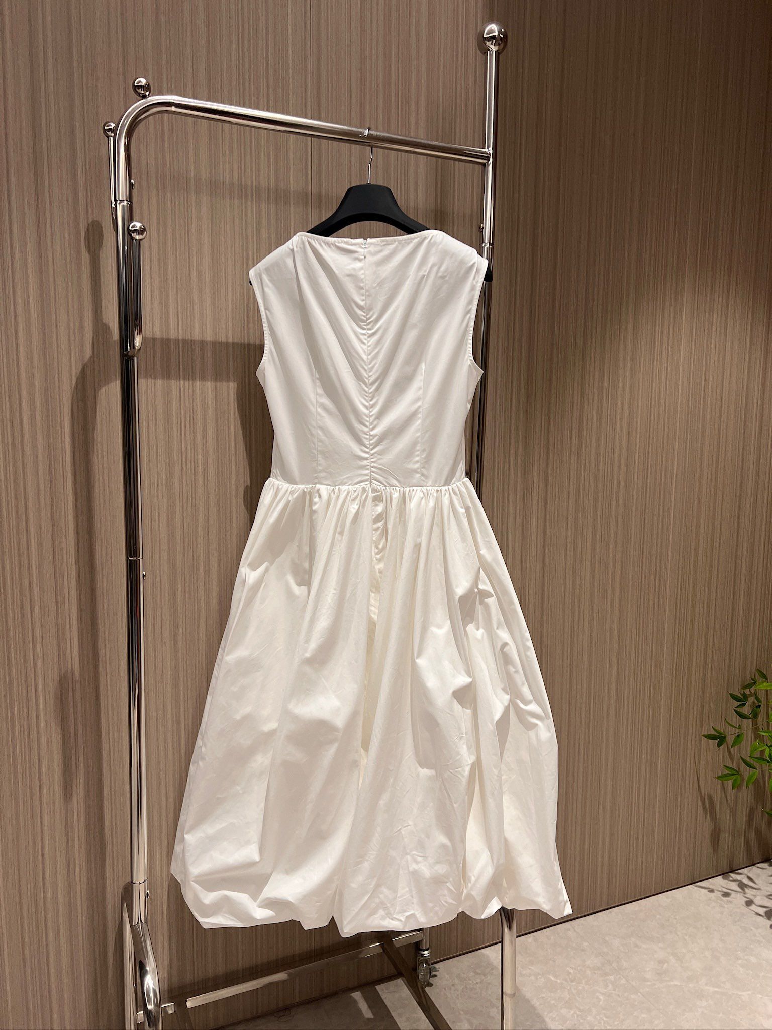 Authentic marni white irregular pleated sleeveless dress Women s Fashion Dresses Sets Dresses on Carousell
