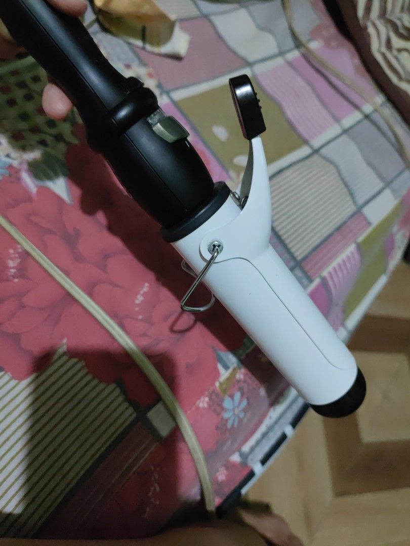 Babyliss pro hair curler (big) (Category: Hair) located in San Fernando. Submitted by ainsley913 (Listing ID 1316550652, Image 3). Description: babyliss pro hair curler 38mm 25 settings 220 volts pwede din swap..