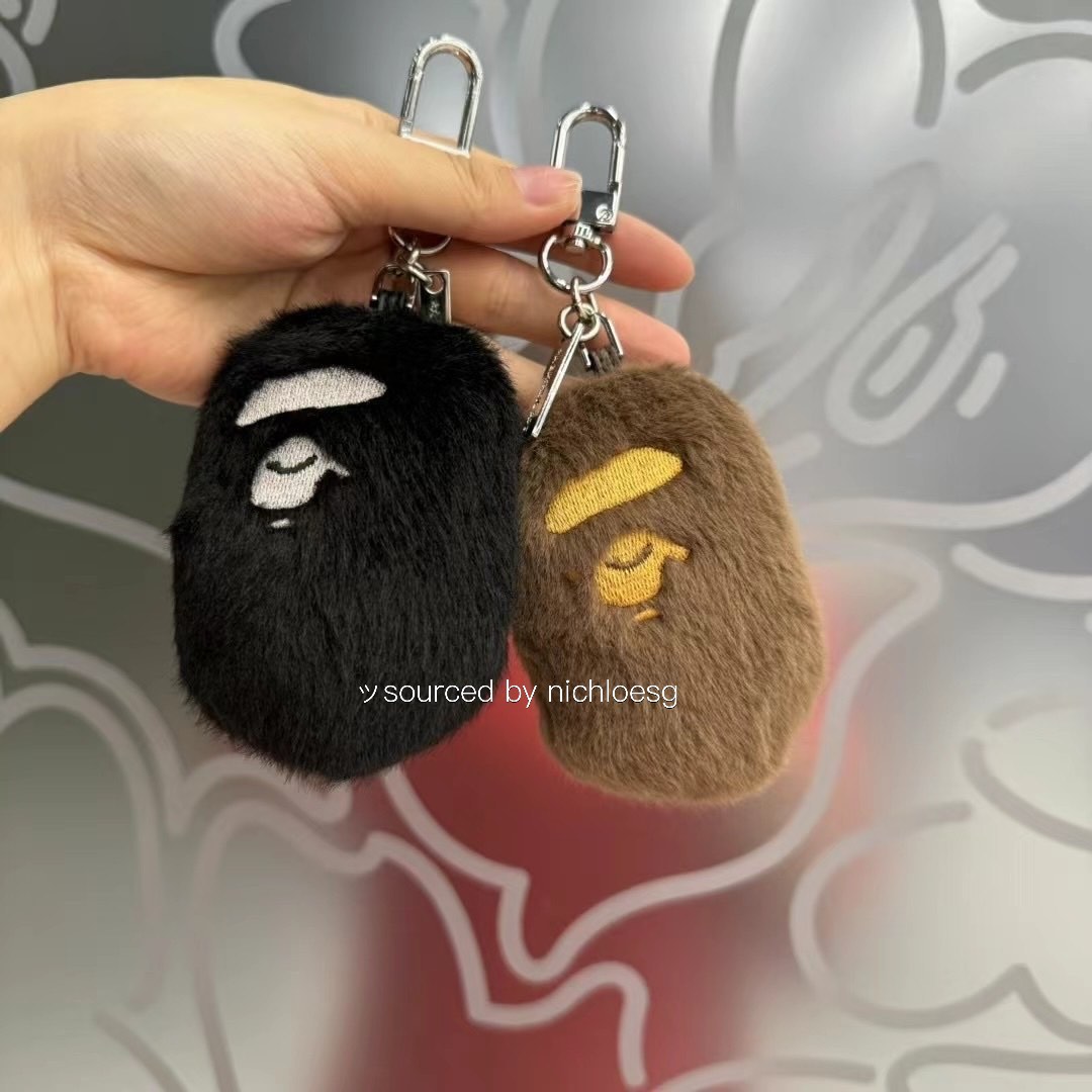 キーホルダー・キーリング BAPE Bathing Ape Head Faux Fur Keychain Brown 2024 New BAPE A Bathing Ape APE HEAD FAUX FUR KEYCHAIN