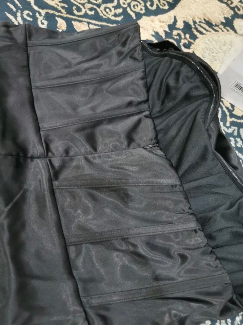 Black Corset Satin Evening Dress (Category: Evening dresses & gowns) located in Quezon City. Submitted by byali (Listing ID 1316620445, Image 3). Description: Used once for an event Perfect condition Really pretty! Corset (with ribs) satin evening gown with slit, has zipper on the back Hand wash or professional dry clean Size small Available for meet ups around Pampanga Shipping Courier: LBC.