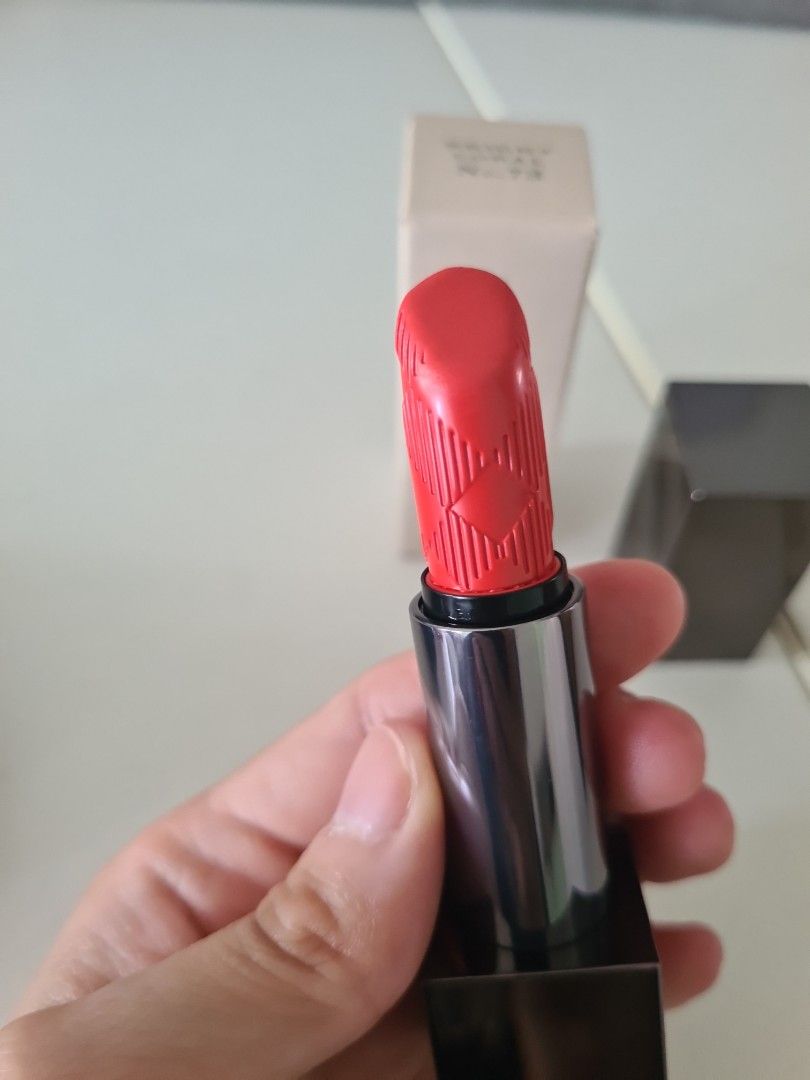 Burberry Kisses Hydrating Lip Colour Bright Coral No. 73 Lipstick