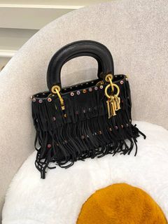 (Category: ) located in . Submitted by luxshare_preloved_ (Listing ID 1316522719, Image 1). Description: .