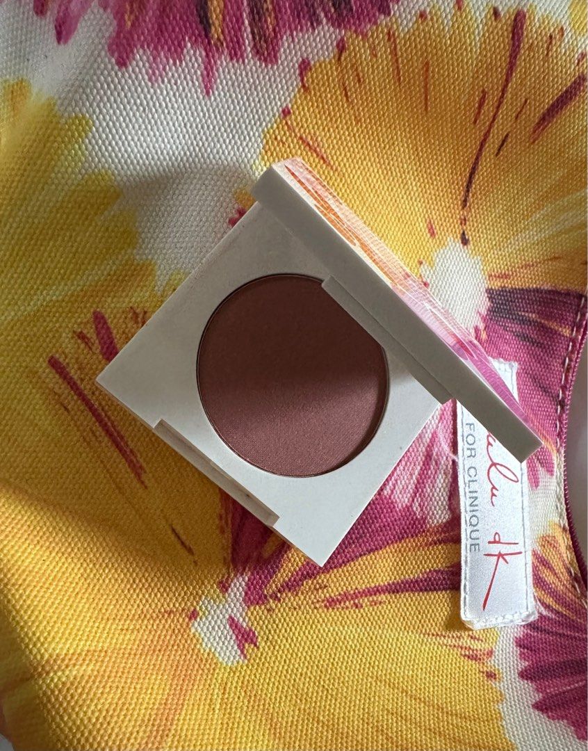Clinique make up (Category: Makeup) located in Cabuyao City. Submitted by momof2209 (Listing ID 1316536350, Image 1). Description: Cheek and eyes make up Brand new Original from US.