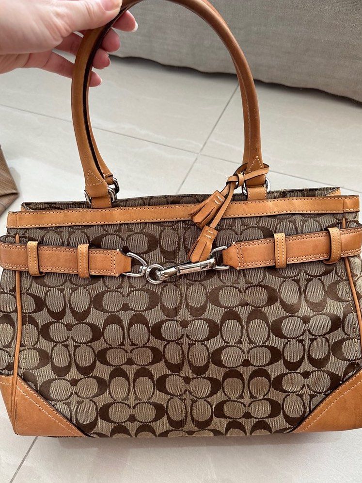 Coach Hampton Shoulder Tote Bag, Luxury, Bags & Wallets on Carousell