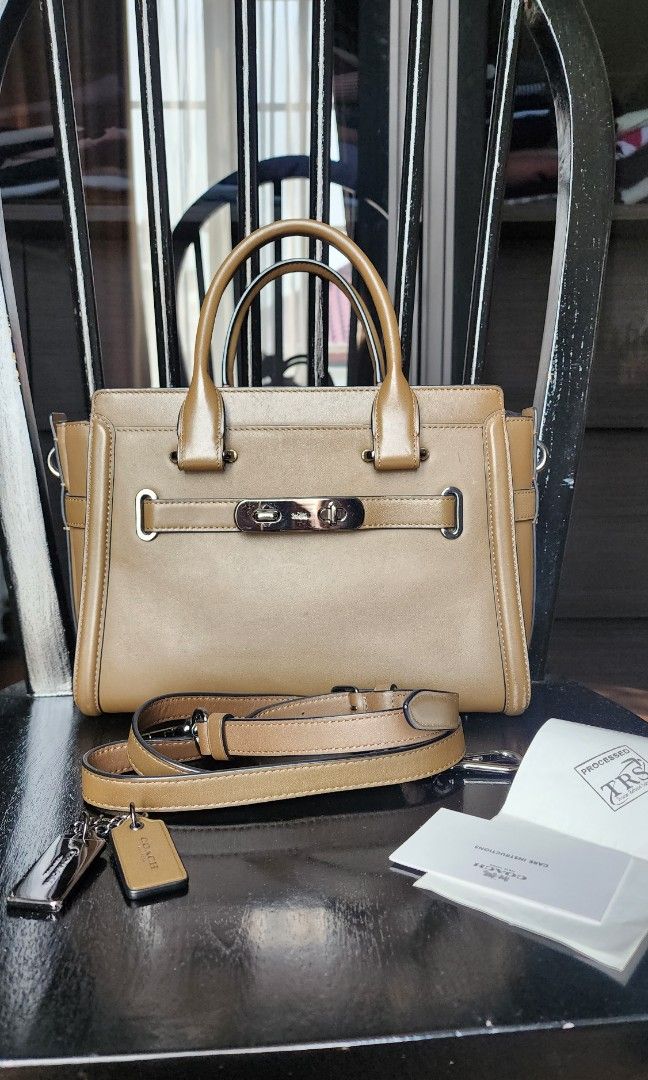 Coach Swagger 27 sling bag