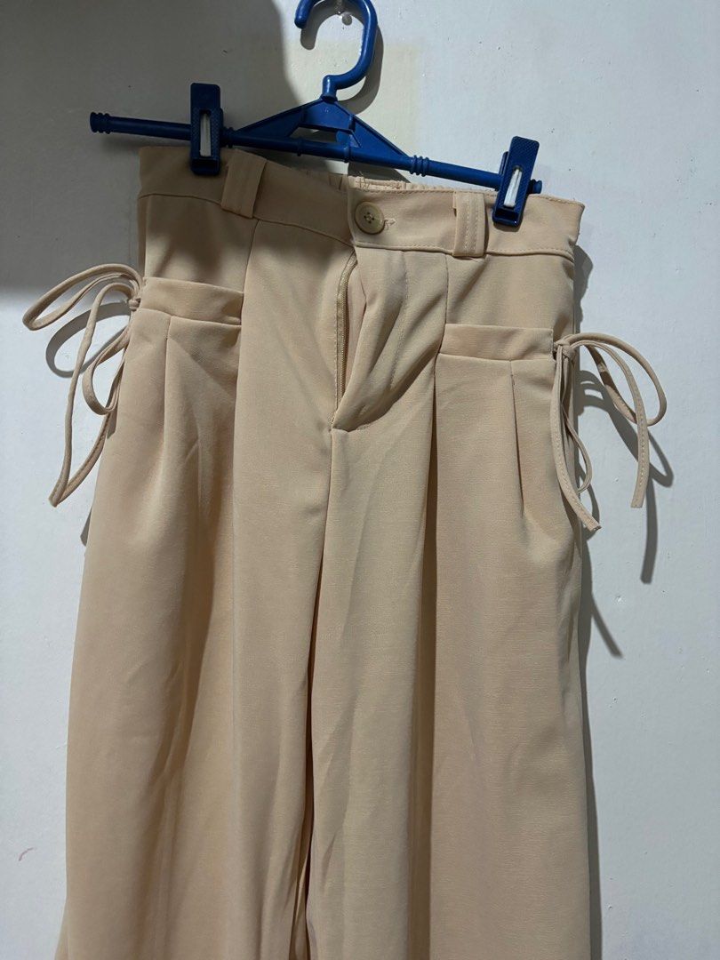 Cream Trousers (Category: Other Bottoms) located in Caloocan City. Submitted by siobabe (Listing ID 1316581319, Image 2). Description: .