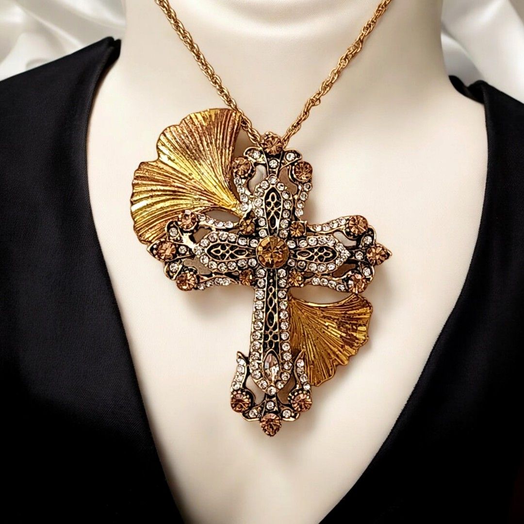 Catholic gold necklace clearance