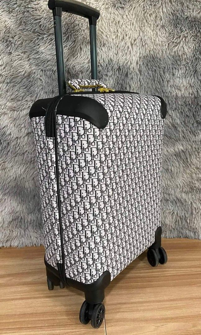 DIOR trolley bag (Category: Luxury Bags & Wallets) located in General Santos City (Dadiangas). Submitted by braverabbit.67 (Listing ID 1316583718, Image 3). Description: Hoyyy KGwapa bah!!😱🙏🏻🤩✨ MabiliS ma SOLD‼️😭 UNAHAN nlang mga Madam LIMITED ONHAND 🥹 SMALL size.