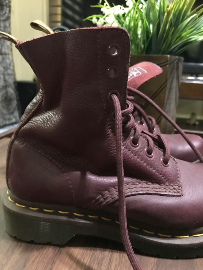DR MARTENS MAROON LEATHER BOOTS ORIGINAL (Category: Boots) located in General Santos City (Dadiangas). Submitted by davidkr1 (Listing ID 1316516798, Image 2). Description: Dr.martens bought from Davao dr martens branch on 2017-2018 Pre-loved item 💯 original Good for streetwear .