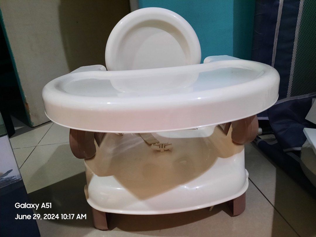 Feeding Chair/play chair (Category: Kids Tables & Chairs) located in Marikina City. Submitted by alexq21 (Listing ID 1316556038, Image 2). Description: .