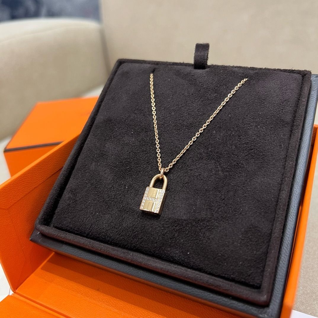 Hermes Kelly Cadenas Lock Necklace 18k Rose Gold new lock design