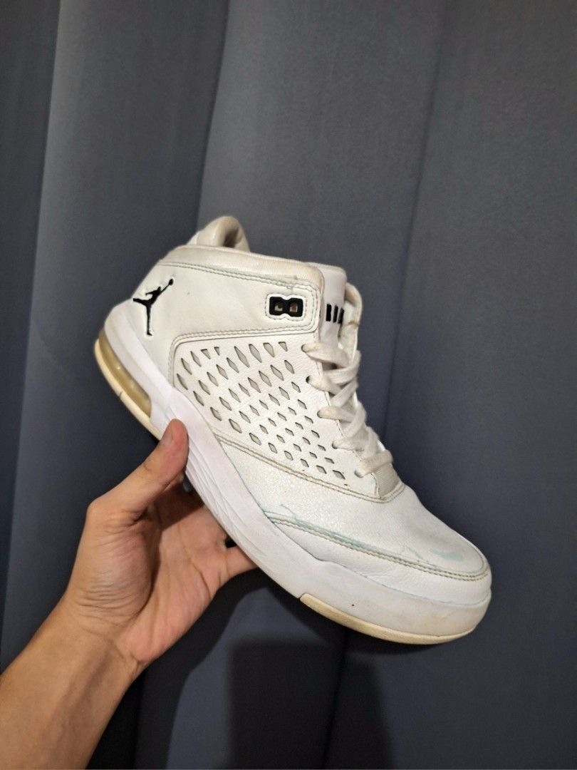 Jordan flight origin white men, Fesyen Pria, Sepatu Sneakers