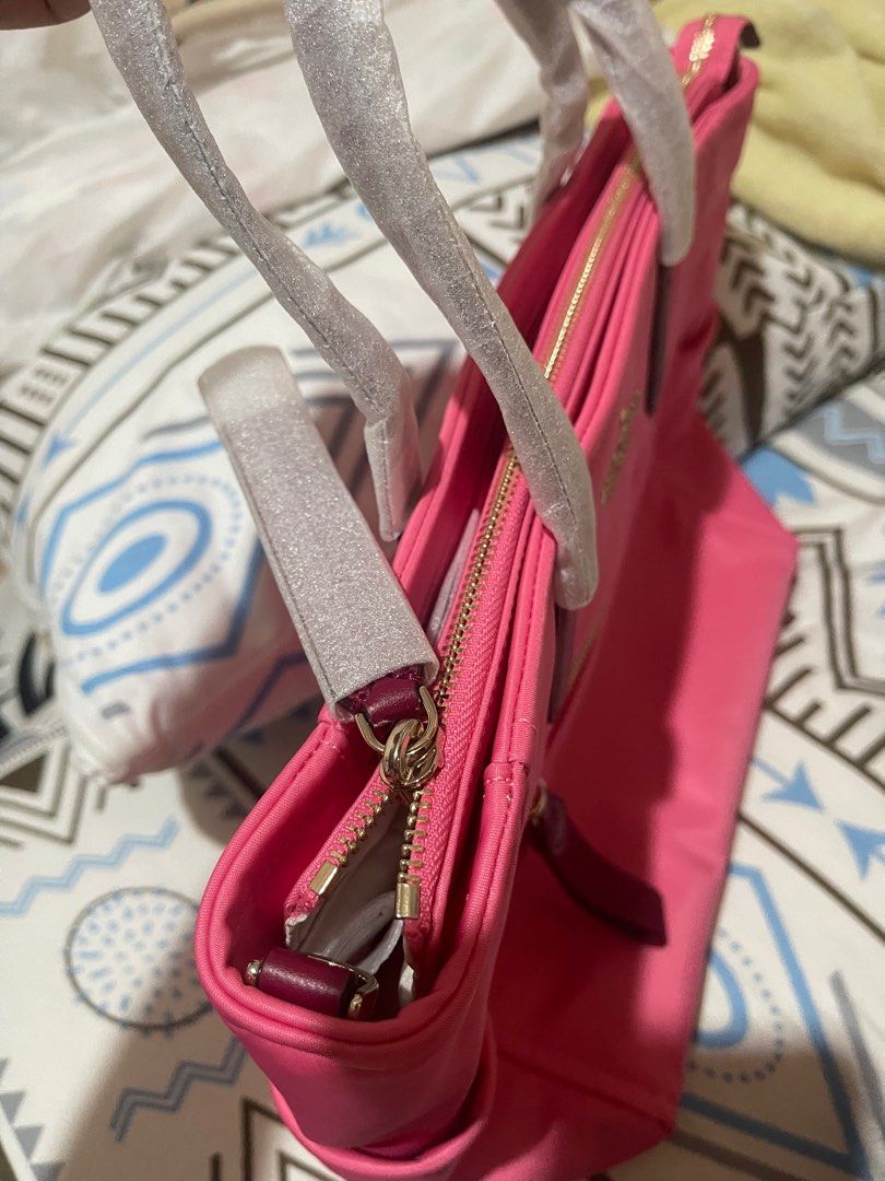 Kate Spade Chelsea (Category: Luxury Bags & Wallets) located in Quezon City. Submitted by kvrt0907 (Listing ID 1316464130, Image 3). Description: Selling Brand New Kate Spade Deep Dalhi Never been used as you can see in the photos. Rfs - not my type anymore, nag age na and iba na ang mga gusto. .