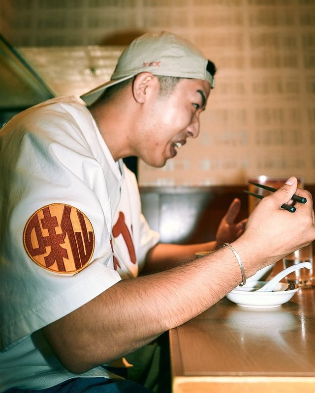 KEBOZ x 味仙聯名棒球襯衫, 他的時尚, 上衣與西裝, T恤、Polo衫
