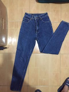 (Category: ) located in . Submitted by arboutique2021 (Listing ID 1316494730, Image 1). Description: .