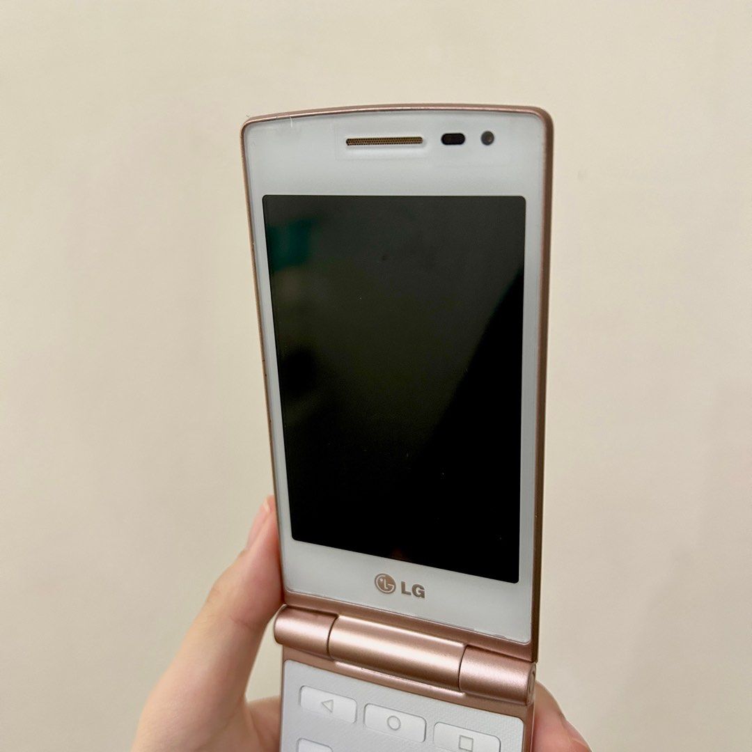 LG Wine Smart D486 Mobile Flip Phone (Category: LG) located in Manila. Submitted by traderchy (Listing ID 1316513038, Image 3). Description: Selling LG Wine Smart D486 Flip Phone Bought but never been used Performance still brand new like With 32gb Memory Card RFS: Just went on the flip phone trend last year PLEASE LOOK AT THE LAST IMAGE FOR SPECS (It's the same specs provided by the seller) - I really cannot entertain questions about specs becau