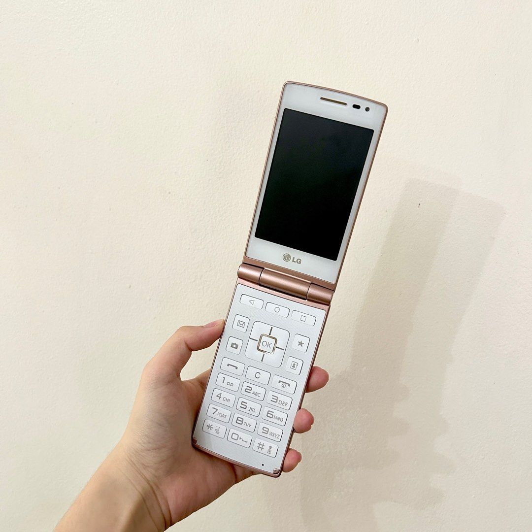 LG Wine Smart D486 Mobile Flip Phone (Category: LG) located in Manila. Submitted by traderchy (Listing ID 1316513038, Image 2). Description: Selling LG Wine Smart D486 Flip Phone Bought but never been used Performance still brand new like With 32gb Memory Card RFS: Just went on the flip phone trend last year PLEASE LOOK AT THE LAST IMAGE FOR SPECS (It's the same specs provided by the seller) - I really cannot entertain questions about specs becau