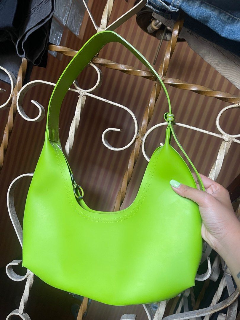 Mango PVC bag (Category: Luxury Bags & Wallets) located in Pasig City. Submitted by bettinab27 (Listing ID 1316508856, Image 1). Description: pvc material, super cute for beach trips.