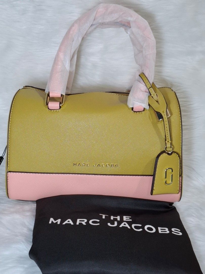MJ Bags (Category: Cross-body Bags) located in Antipolo. Submitted by swiftphoenix_21 (Listing ID 1316450270, Image 3). Description: Preloved Bag Like new condition.