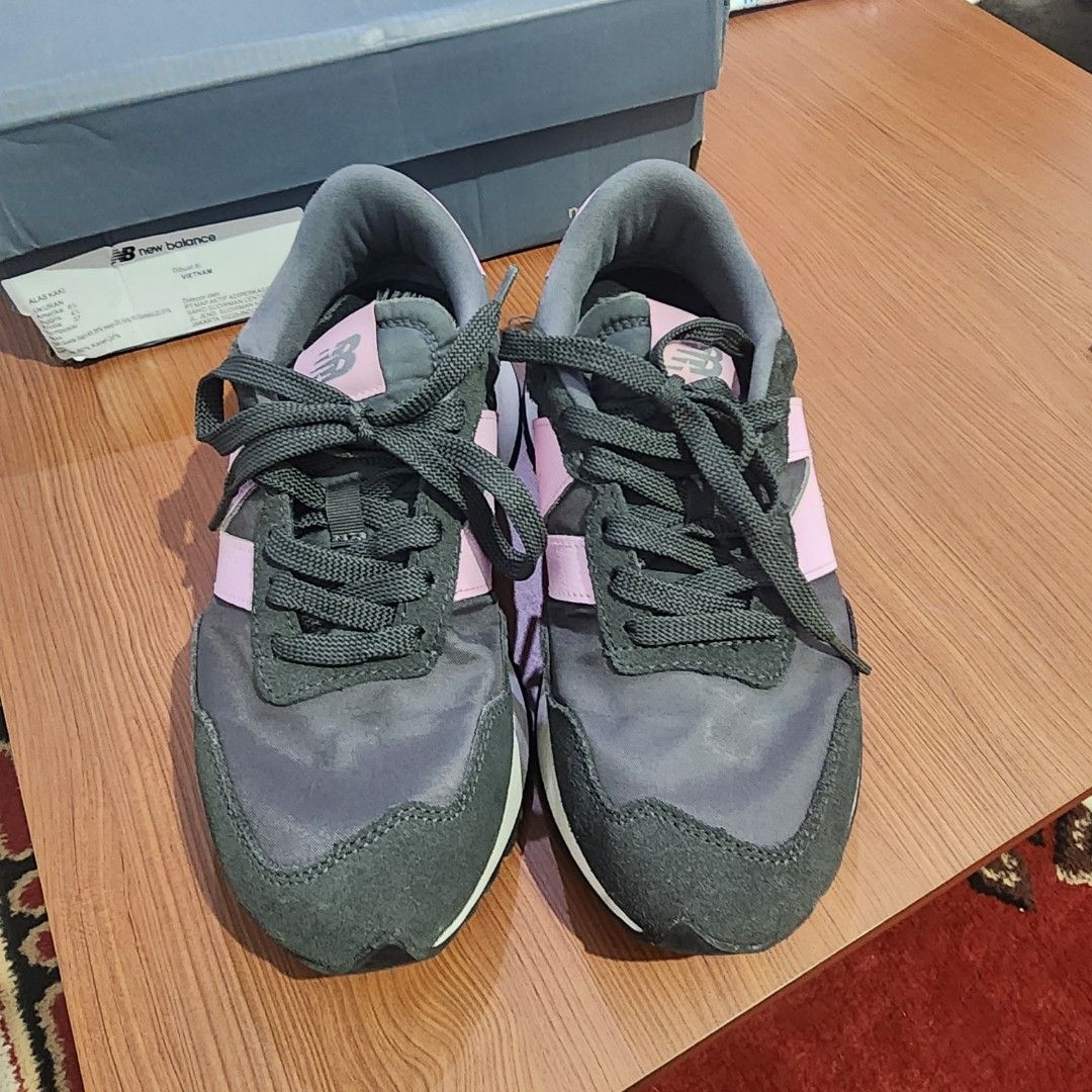New Balance 237, Fesyen Wanita, Sepatu di Carousell