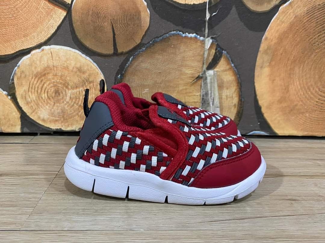 Nike air woven slip on red Bayi Anak Lainnya di Carousell