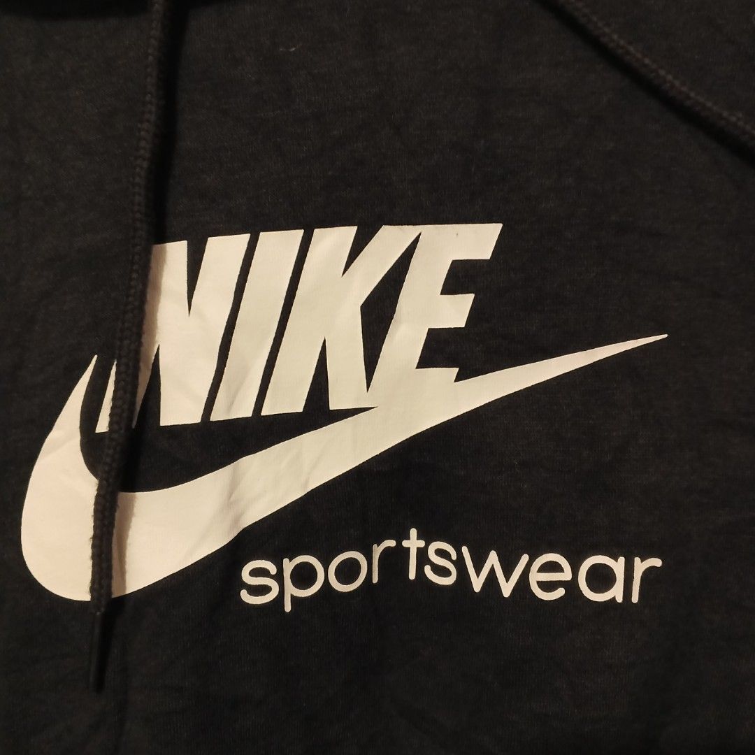 NIKE HERITAGE CROP HOODIE JACKET Women s Fashion Coats Jackets and Outerwear on Carousell