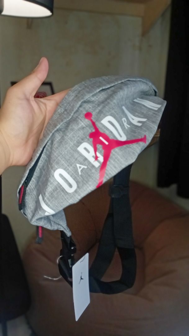 Nike Jordan Belt Bag (Gray) (Category: Belt bags, Clutches and Pouches) located in San Pedro. Submitted by rodmilllopez (Listing ID 1316514571, Image 1). Description: I'm selling these items as I'm decluttering gifts and other things I no longer need. Prices are negotiable, as I've only listed their original prices and adjusted them a bit. Original price: ₱1750.95, $30.00 (Price tag) .