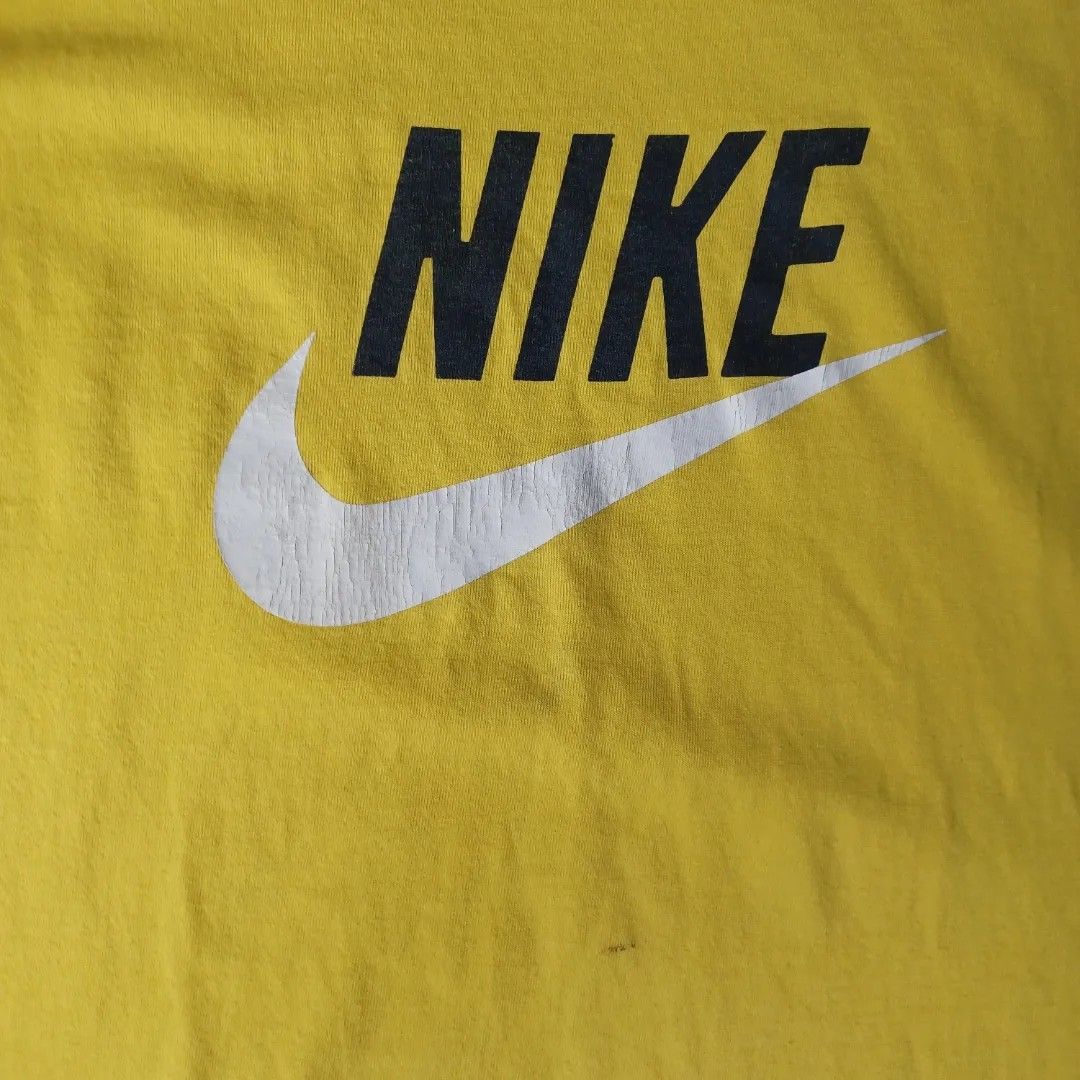 Nike vinatage t shirt (Category: Tshirts & Polo Shirts ) located in Makati City. Submitted by niko_berto (Listing ID 1316448373, Image 2). Description: nike t shirt size xl 9/10 condition vintage.