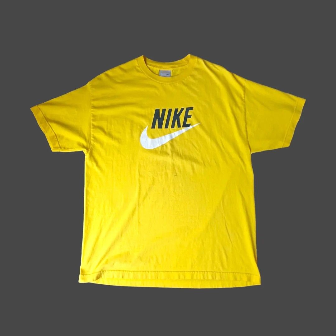 Nike vinatage t shirt (Category: Tshirts & Polo Shirts ) located in Makati City. Submitted by niko_berto (Listing ID 1316448373, Image 1). Description: nike t shirt size xl 9/10 condition vintage.