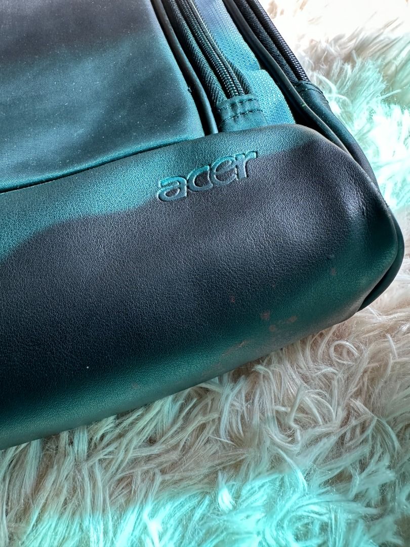 Acer laptop bag original top