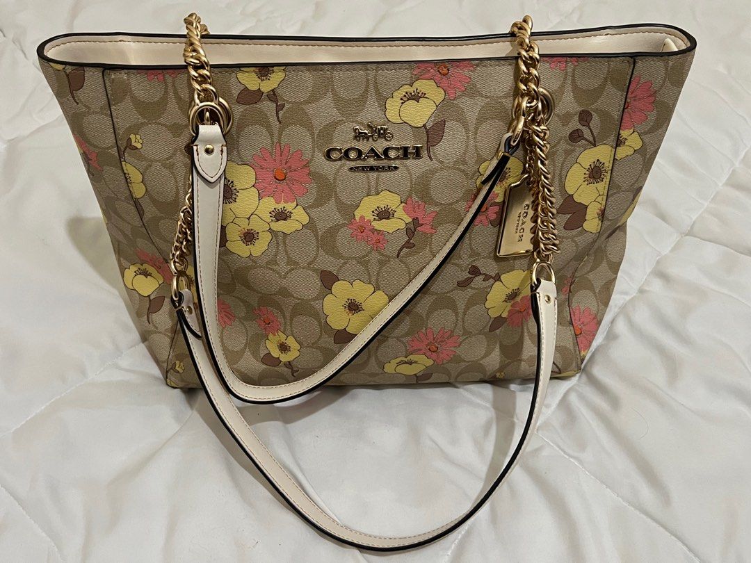 Original NWT Coach Cammie Chain tote in signature canvas with floral cluster print